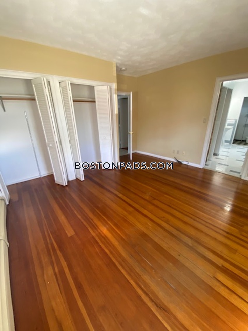 CHELSEA - 2 Beds, 2 Baths - Image 19