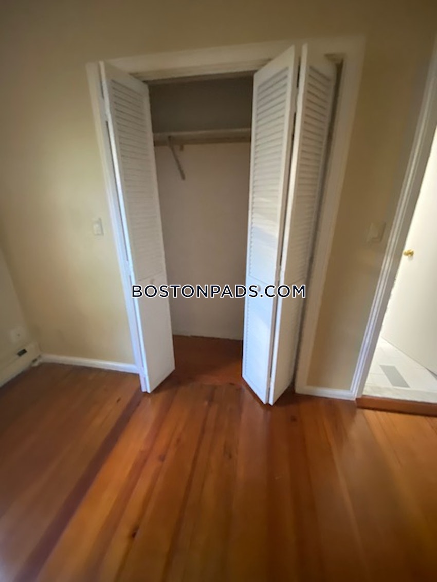 CHELSEA - 2 Beds, 2 Baths - Image 15