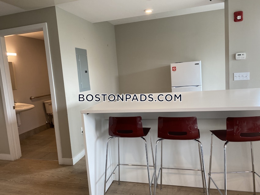 BOSTON - MISSION HILL - 3 Beds, 2 Baths - Image 40