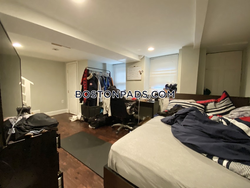 BOSTON - FORT HILL - 4 Beds, 2 Baths - Image 23