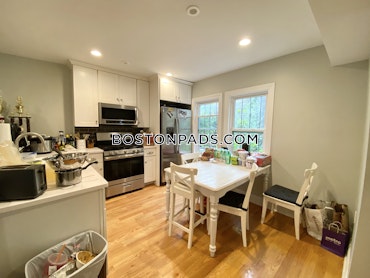 Boston - 4 Beds, 2 Baths