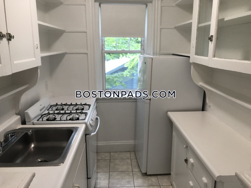 CAMBRIDGE - HARVARD SQUARE - 1 Bed, 1 Bath - Image 13