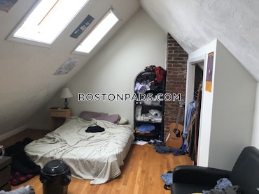 Boston - 4 Beds, 1.5 Baths