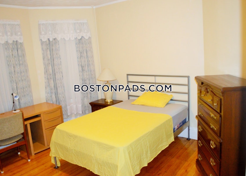 Boston - $7,400+ /month