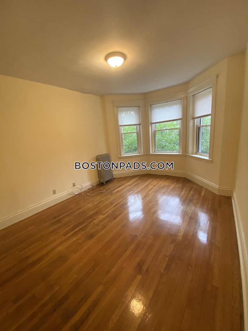 BOSTON - FENWAY/KENMORE - 1 Bed, 1 Bath - Image 4