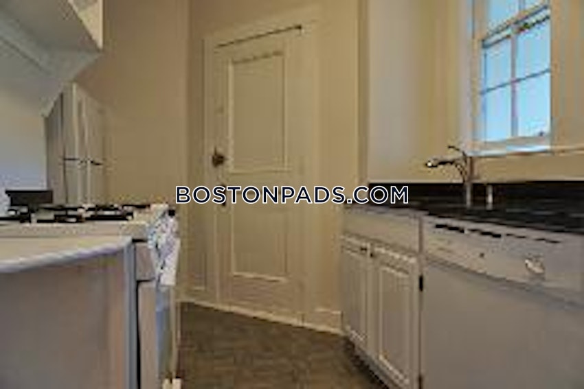 CAMBRIDGE - HARVARD SQUARE - 2 Beds, 1 Bath - Image 2