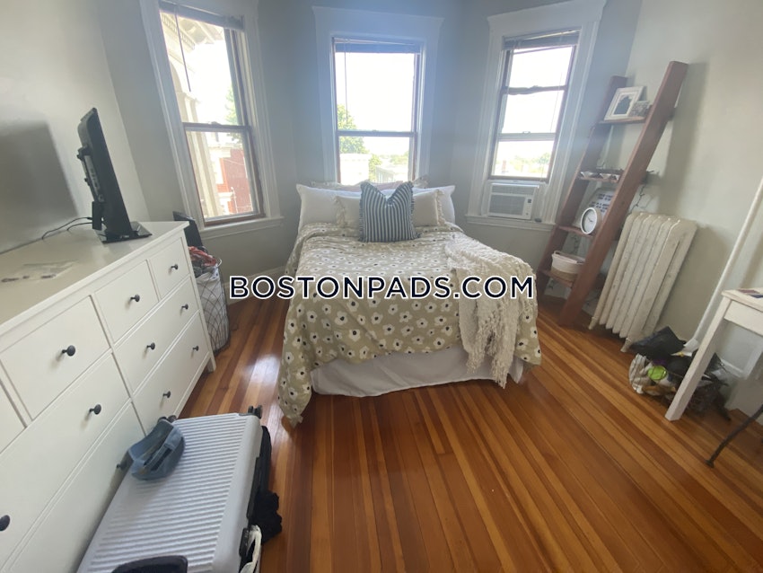 BOSTON - DORCHESTER - SAVIN HILL - 4 Beds, 2 Baths - Image 15