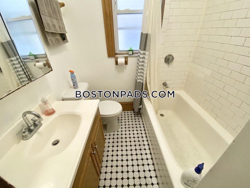 BOSTON - MISSION HILL - 3 Beds, 1 Bath - Image 15