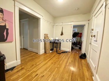 Boston - 4 Beds, 1 Baths