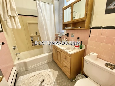 Boston - 0 Beds, 1 Baths