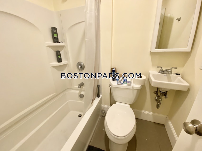 BOSTON - NORTHEASTERN/SYMPHONY - 5 Beds, 3.5 Baths - Image 9