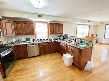 Boston - 4 Beds, 2 Baths