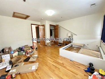 Boston - 4 Beds, 2 Baths