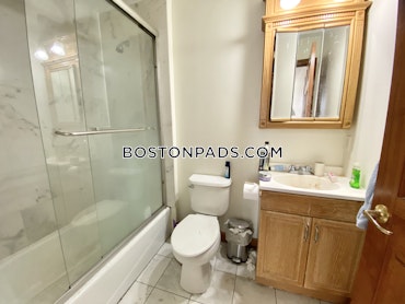 Boston - 4 Beds, 2 Baths