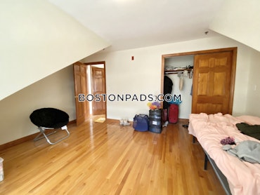 Boston - 4 Beds, 2 Baths