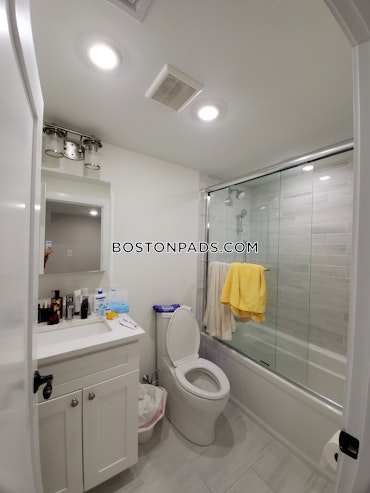 Boston - 3 Beds, 2.5 Baths