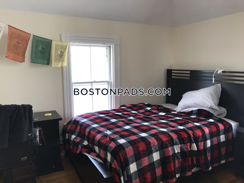 BOSTON - ALLSTON/BRIGHTON BORDER - 5 Beds, 2 Baths - Image 4