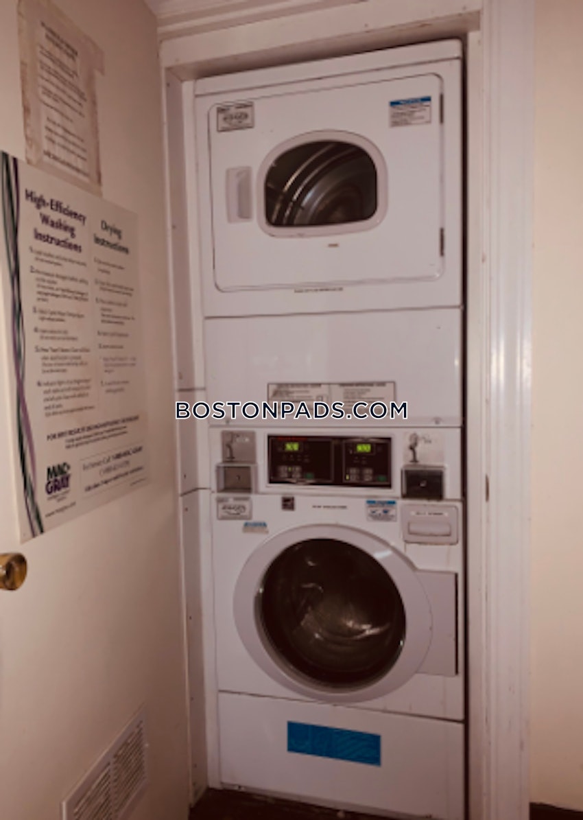 BOSTON - MISSION HILL - 3 Beds, 1 Bath - Image 11