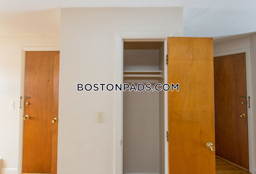 WALTHAM - 1 Bed, 1 Bath - Image 6