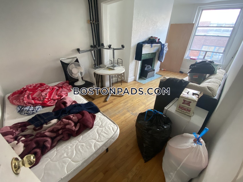 BOSTON - ALLSTON - 5 Beds, 2 Baths - Image 11