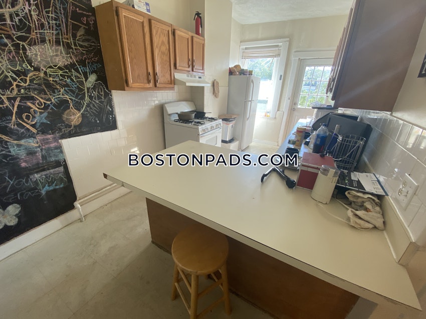 BOSTON - ALLSTON - 4 Beds, 1 Bath - Image 17