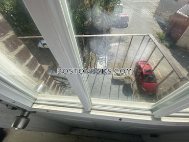 Boston - 4 Beds, 1 Baths