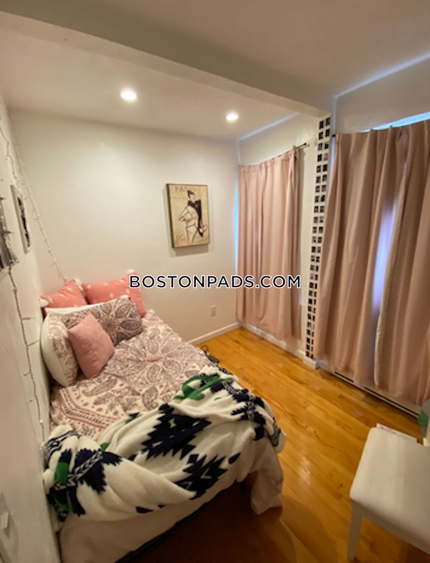 BOSTON - NORTH END - 2 Beds, 1 Bath - Image 3