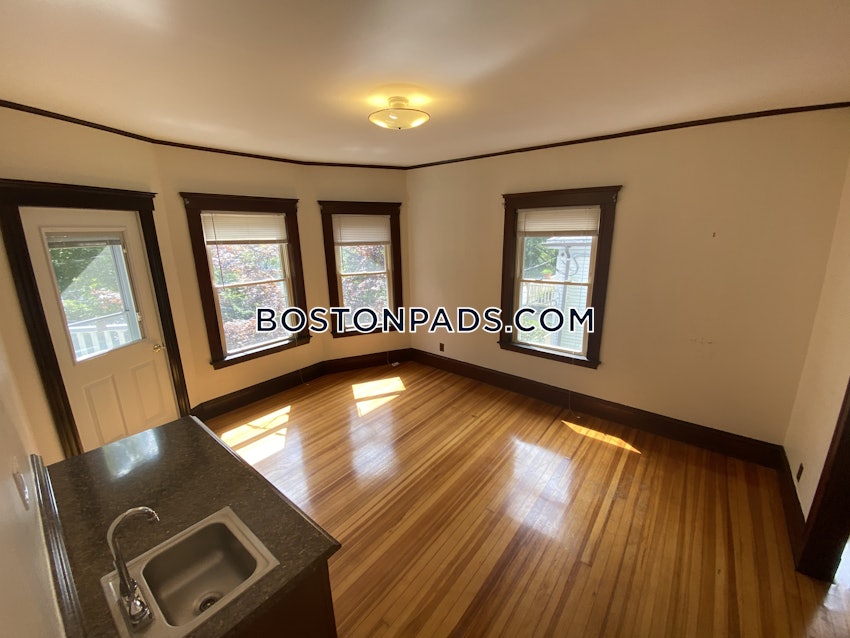 BOSTON - BRIGHTON - OAK SQUARE - 3 Beds, 2 Baths - Image 6