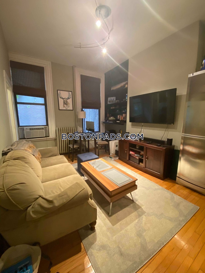 BOSTON - BAY VILLAGE - 1 Bed, 1 Bath - Image 1