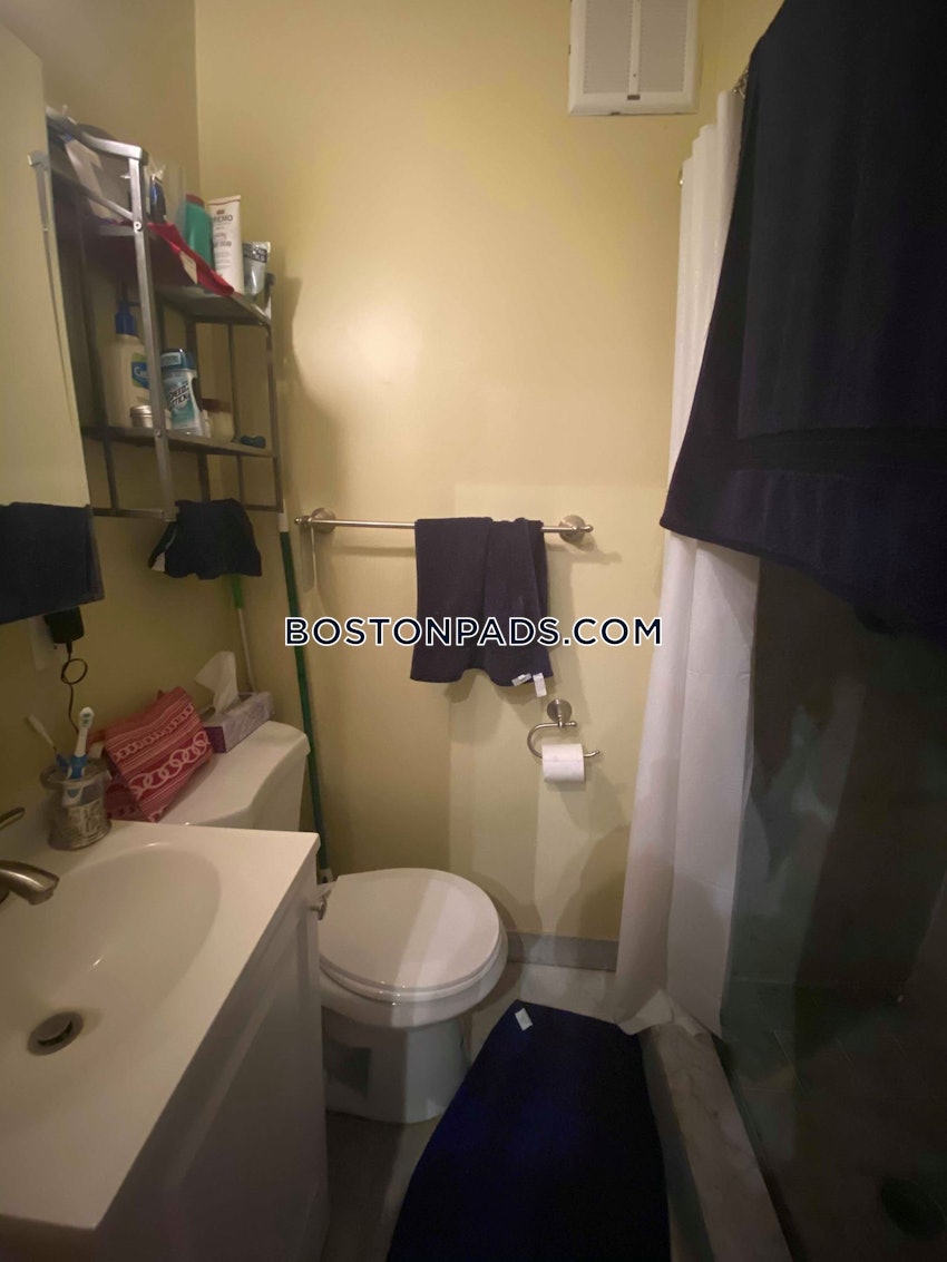 BOSTON - BAY VILLAGE - 1 Bed, 1 Bath - Image 6