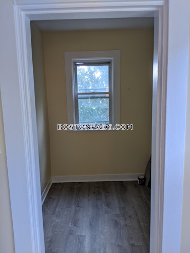 Boston - 4 Beds, 1 Baths