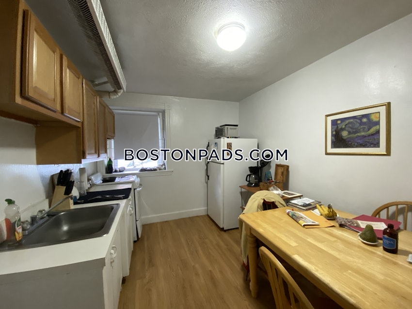 BROOKLINE- WASHINGTON SQUARE - 1 Bed, 1 Bath - Image 8