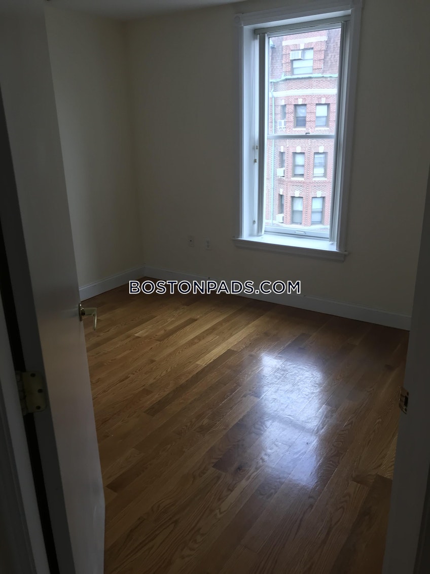 Boston - $4,950+ /month