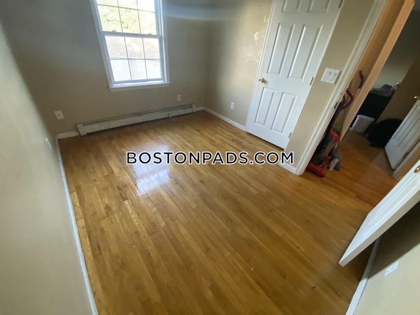BOSTON - FORT HILL - 5 Beds, 1.5 Baths - Image 11
