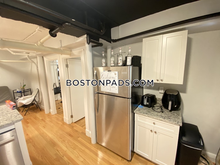 Commonwealth Ave., Boston