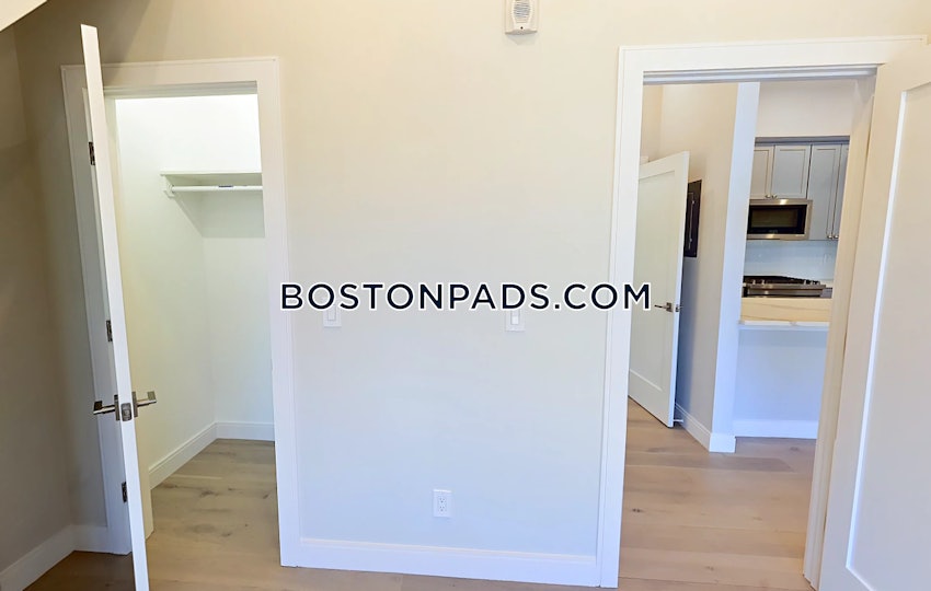 BOSTON - ROSLINDALE - 2 Beds, 2 Baths - Image 12