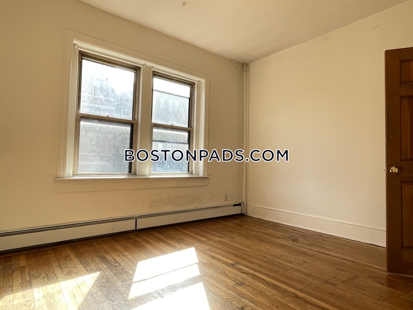 BOSTON - BACK BAY - 3 Beds, 2 Baths - Image 19