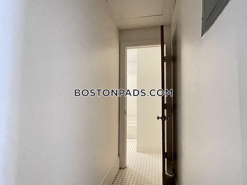 BOSTON - BACK BAY - 3 Beds, 2 Baths - Image 16
