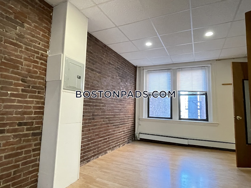 BOSTON - BACK BAY - 3 Beds, 2 Baths - Image 14