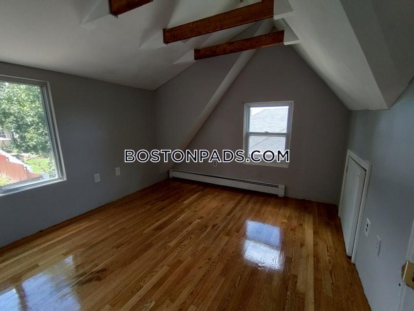 REVERE - 5 Beds, 1 Bath - Image 84