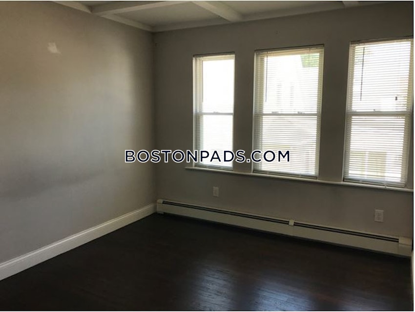 QUINCY - WOLLASTON - 1 Bed, 1 Bath - Image 2