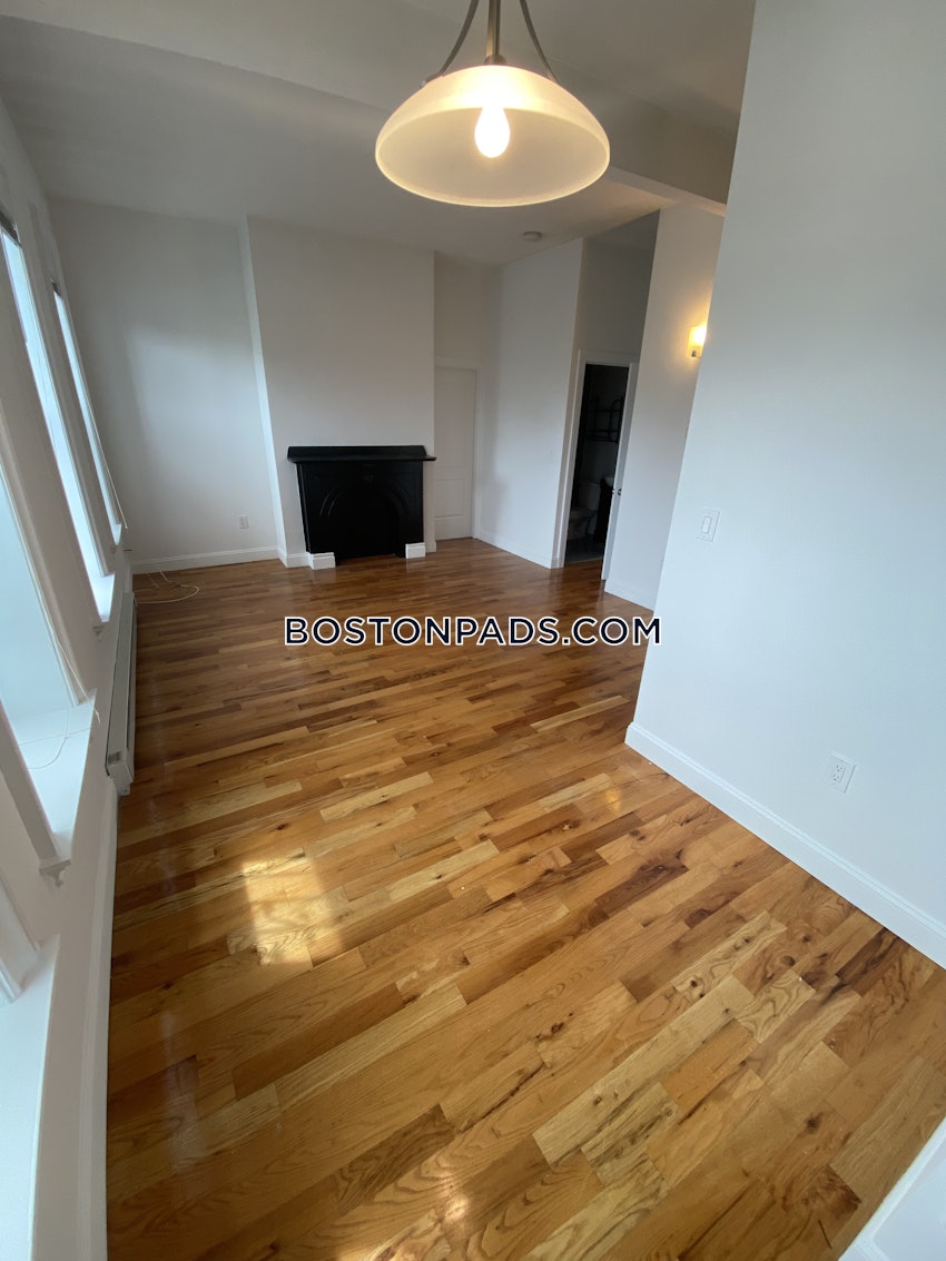 BOSTON - BAY VILLAGE - 1 Bed, 1 Bath - Image 14