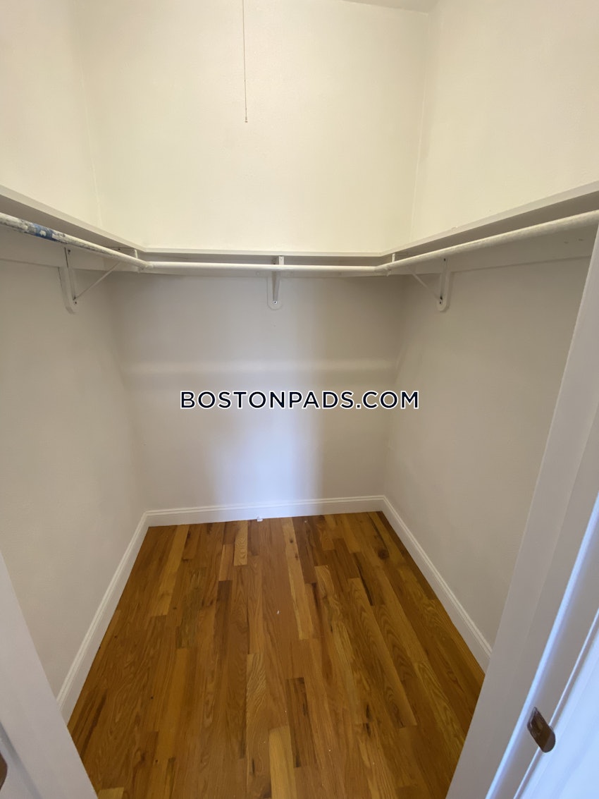 BOSTON - BAY VILLAGE - 1 Bed, 1 Bath - Image 11