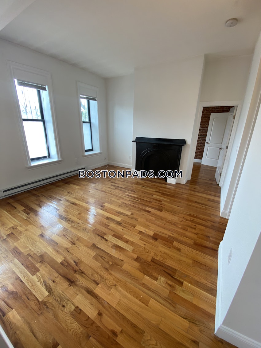 BOSTON - BAY VILLAGE - 1 Bed, 1 Bath - Image 2