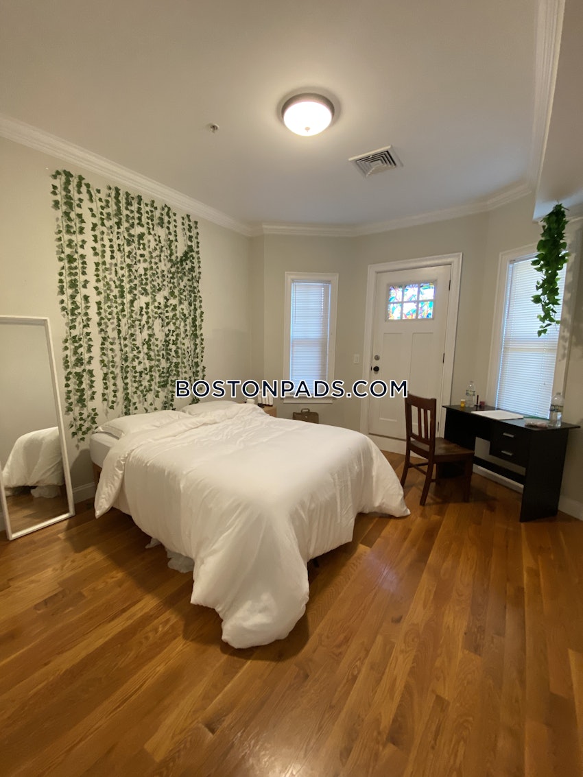 BOSTON - JAMAICA PLAIN - JACKSON SQUARE - 5 Beds, 2 Baths - Image 5