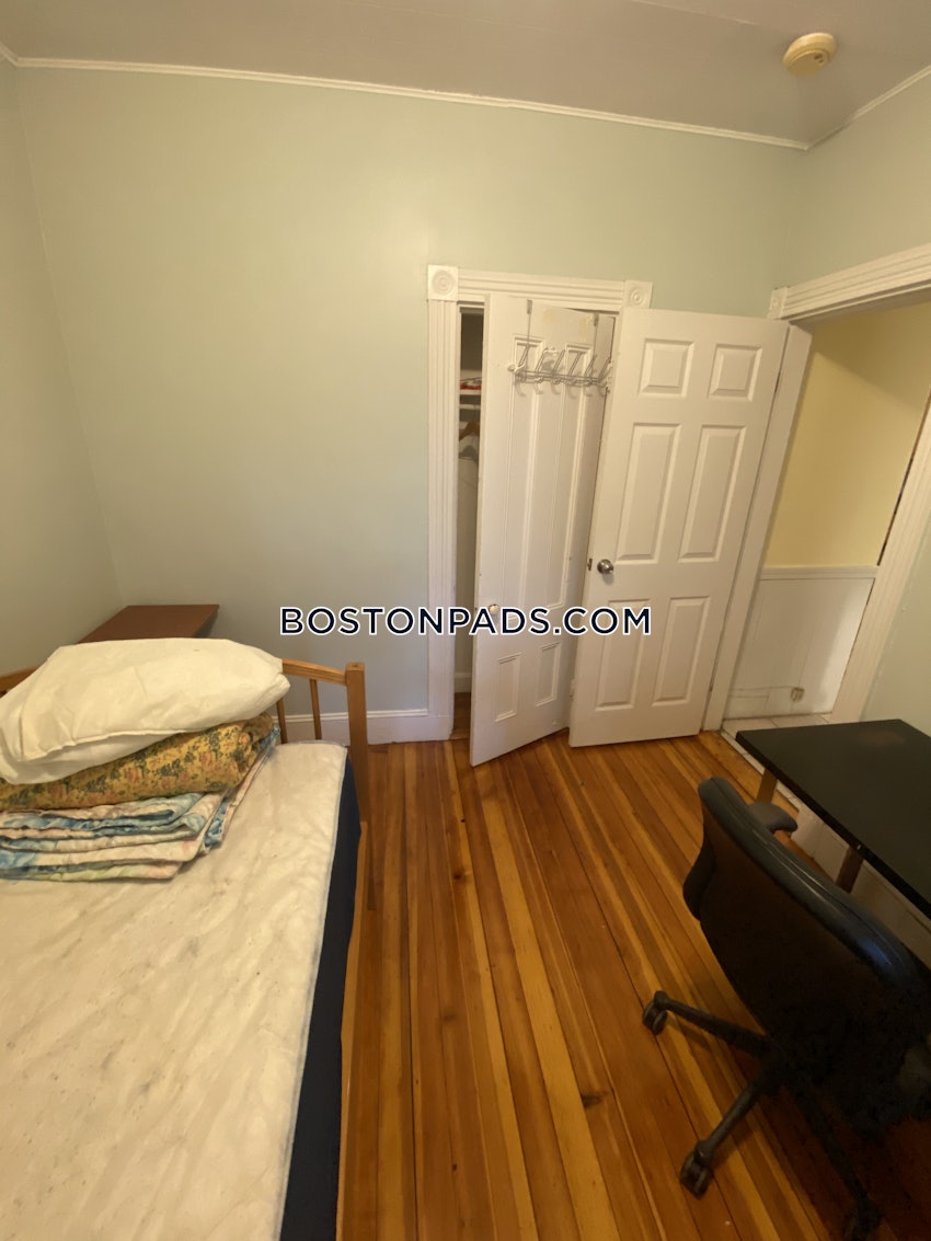 BOSTON - DORCHESTER/SOUTH BOSTON BORDER - 5 Beds, 1.5 Baths - Image 10