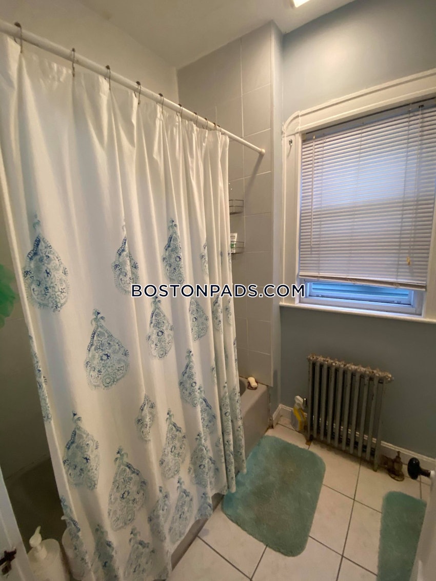 SOMERVILLE - DAVIS SQUARE - 4 Beds, 1 Bath - Image 45