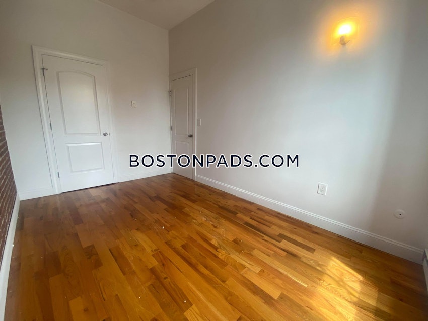 BOSTON - BAY VILLAGE - 1 Bed, 1 Bath - Image 4