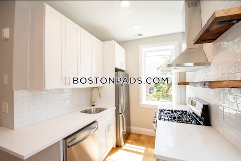 Lubec St. Boston photo 4