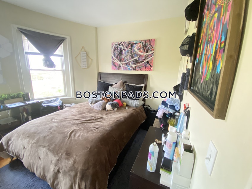 BOSTON - FORT HILL - 4 Beds, 2 Baths - Image 9